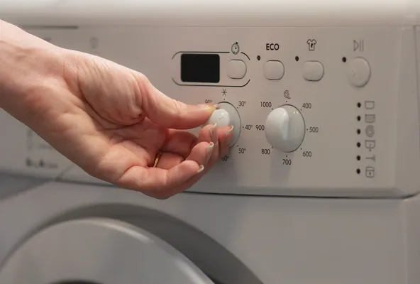 ¿Cómo reparar el switch de una lavadora Whirlpool?